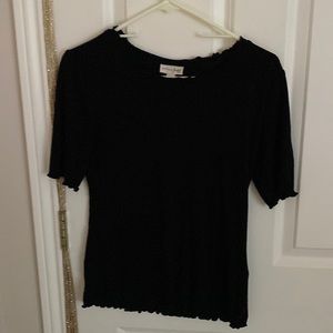 Black T size medium from Maison Jules